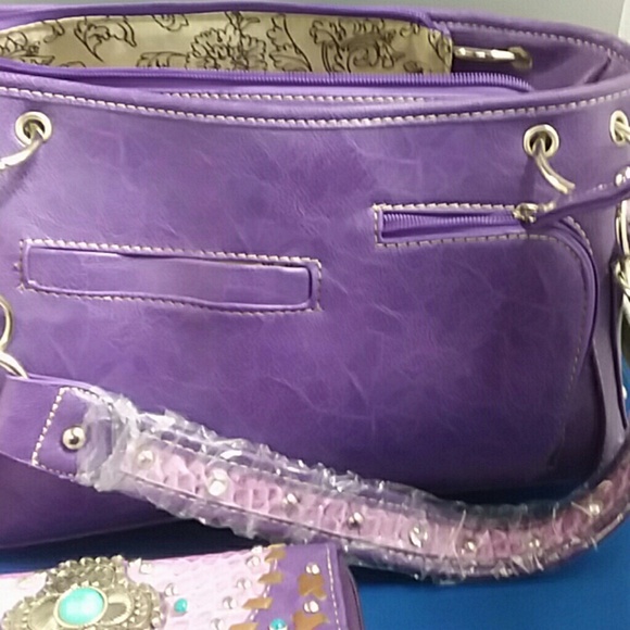 Purple conceal/carryPurse/handbag matching wallet - Picture 2 of 6